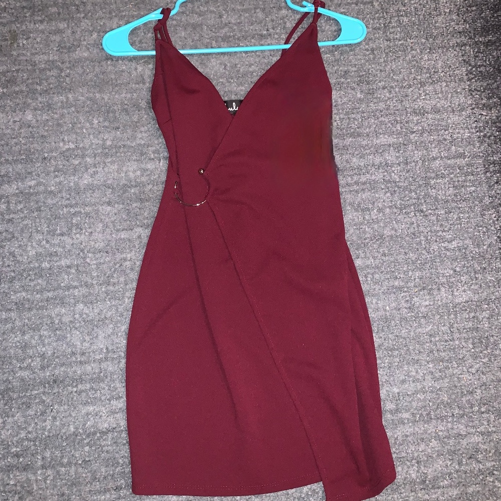 Boohoo maroon dress